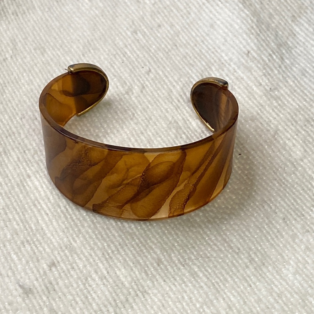 Tortoise Shell Fashion Cuff Bracelet